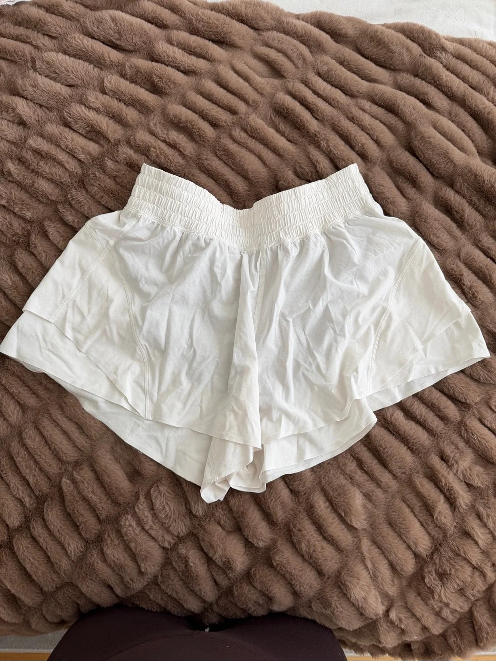 Shake it out lululemon Women’s White Running Shorts